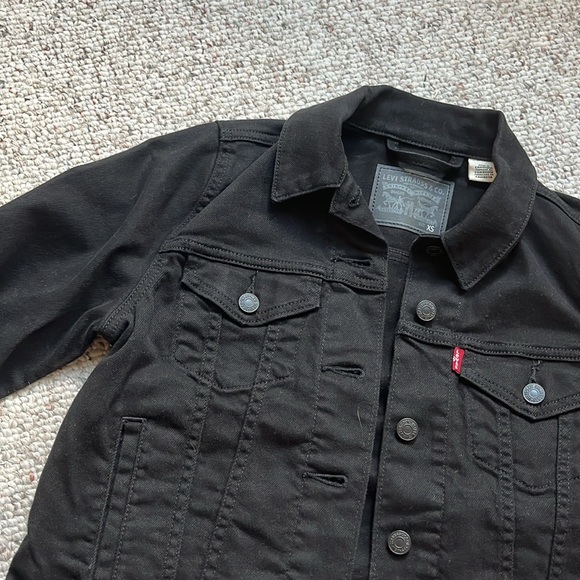 Levi Women’s Original Trucker Jacket - Picture 2 of 5